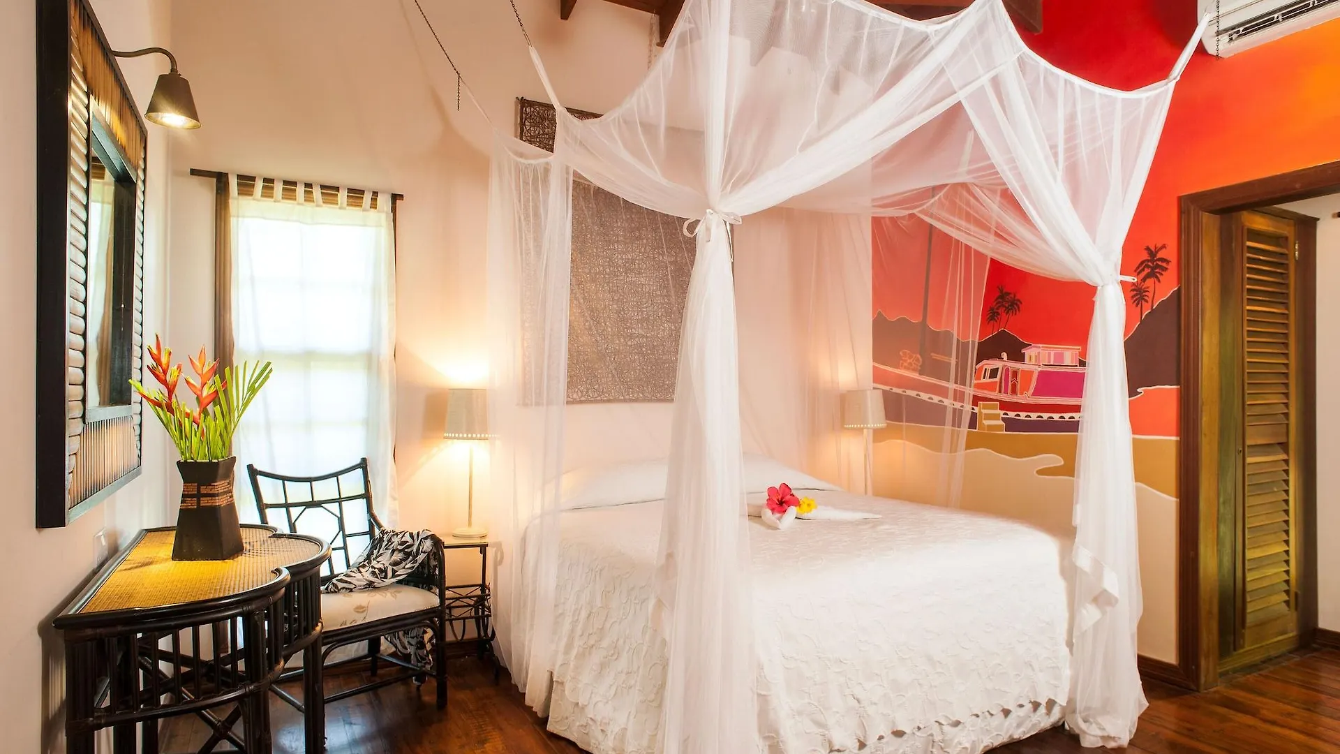 Le Phare Bleu Boutique Hotel And Marina St. George's