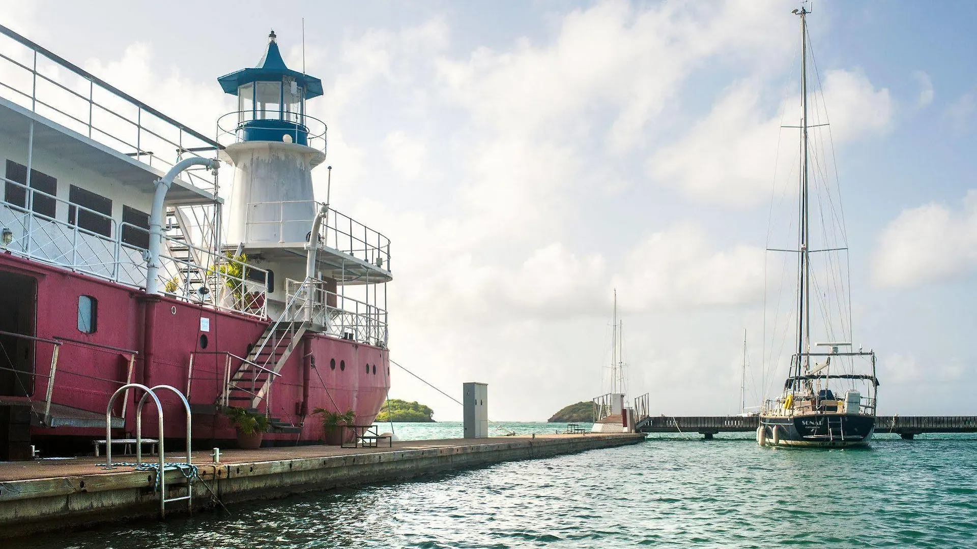 Le Phare Bleu Boutique Hotel And Marina St. George's 4*,