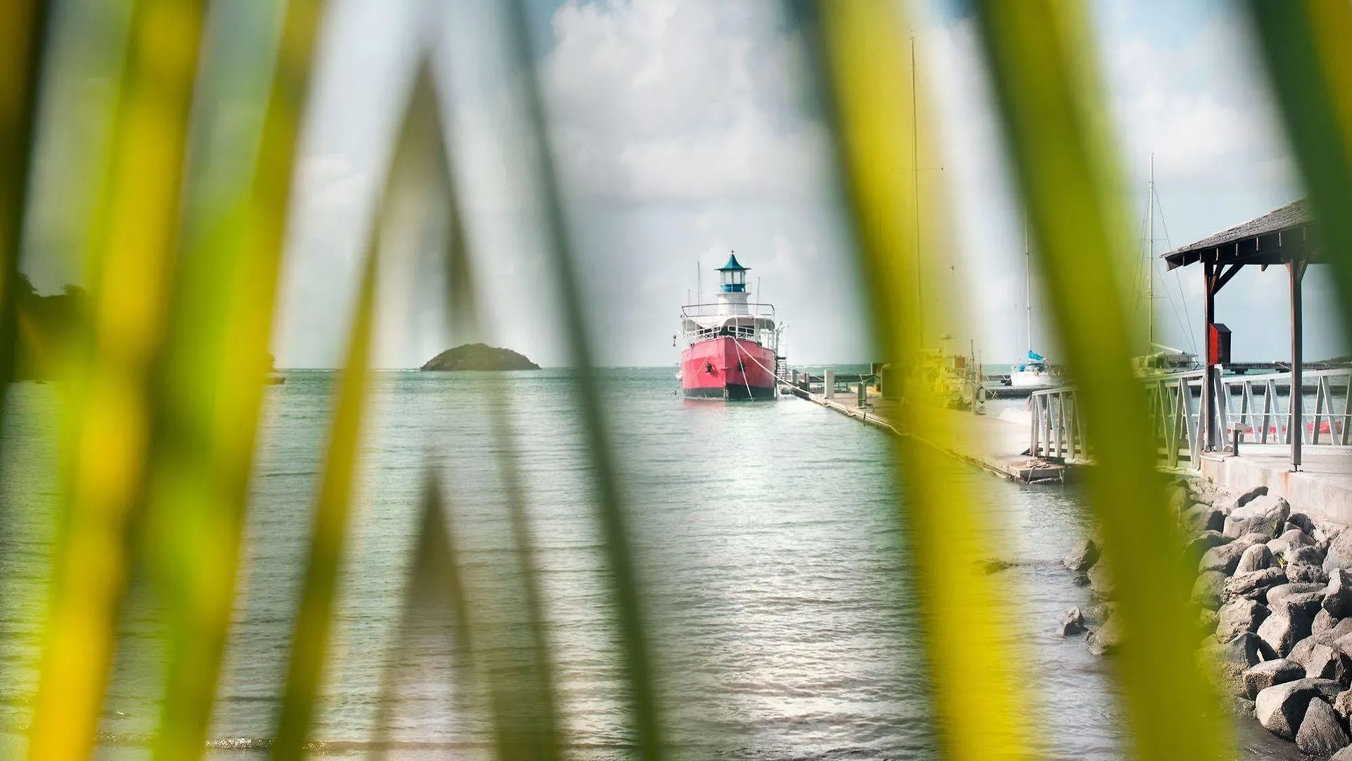 Le Phare Bleu Boutique Hotel And Marina St. George's
